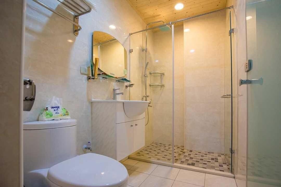 綠竹筍民宿 Zhushan Exteriör bild