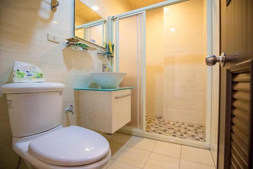 綠竹筍民宿 Zhushan Exteriör bild